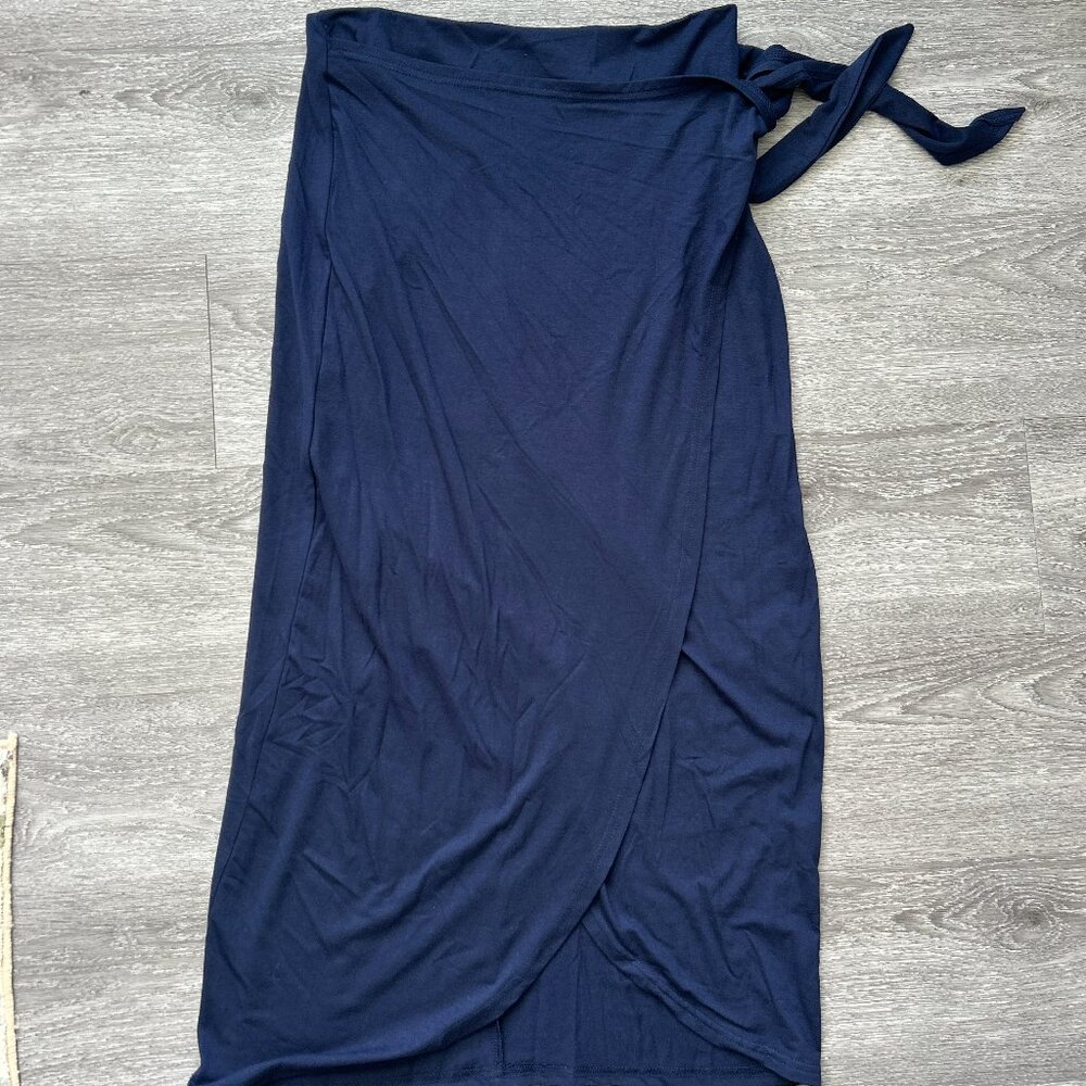 Size M Navy Blue stretch sarong skirt
